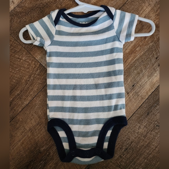14 Newborn Baby Boy Onesie Outfit Collection - Picture 10 of 15